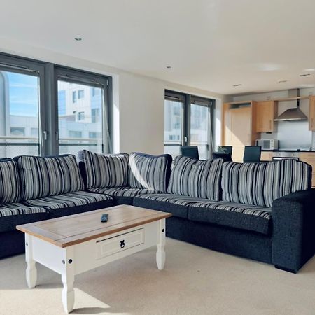 Modern Two Bedroom Apartments 에든버러 외부 사진