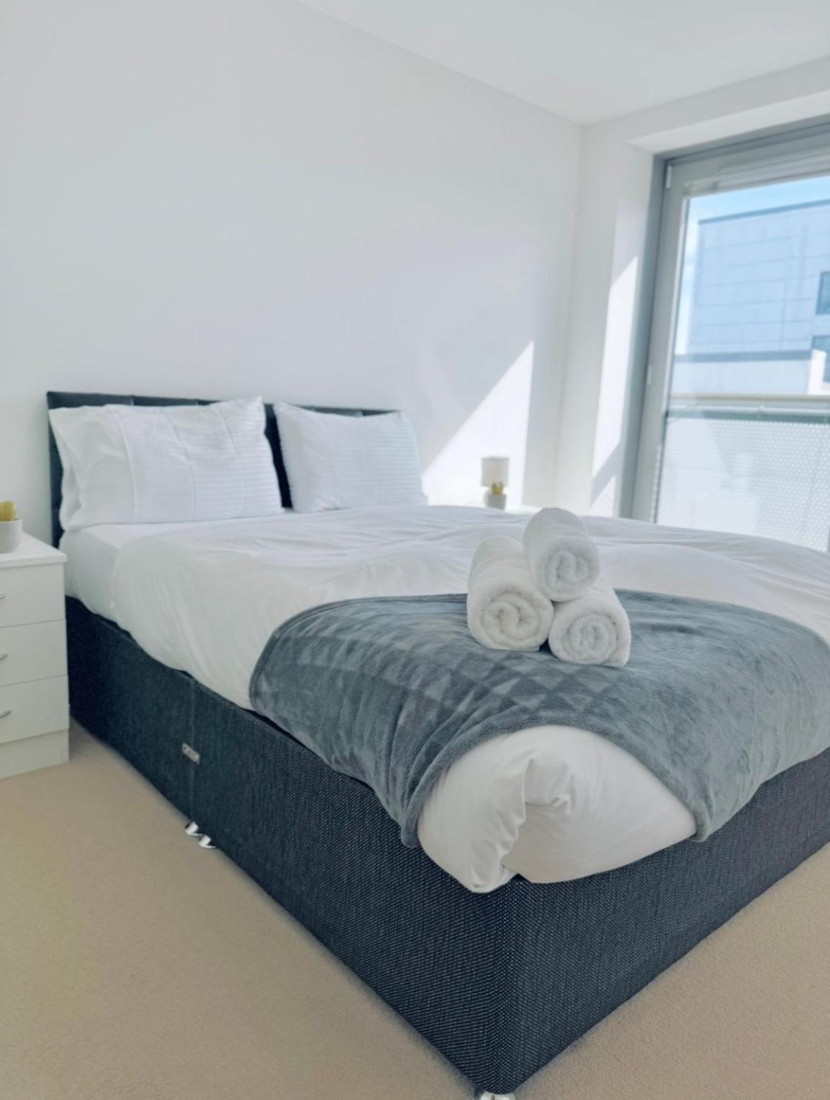 Modern Two Bedroom Apartments 에든버러 외부 사진