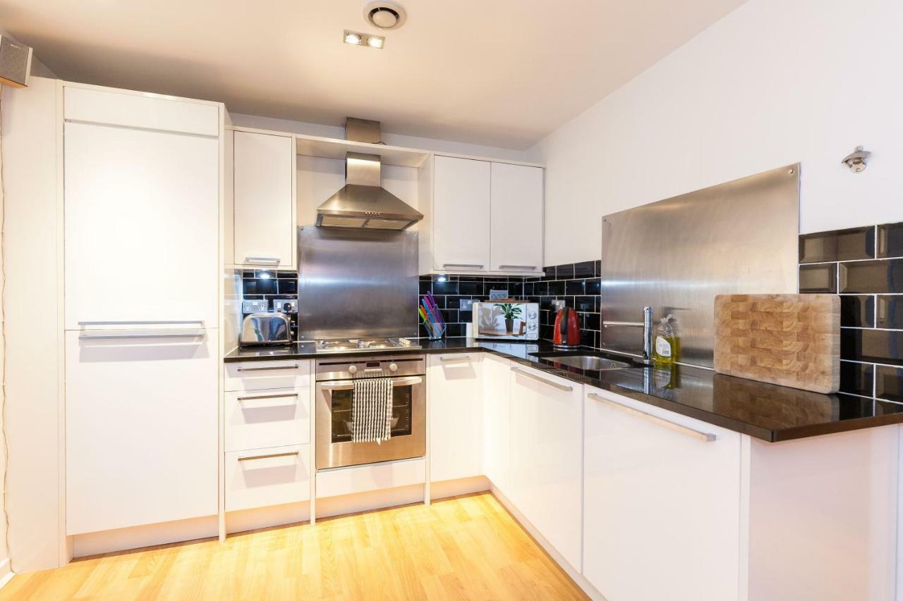 Modern Two Bedroom Apartments 에든버러 외부 사진
